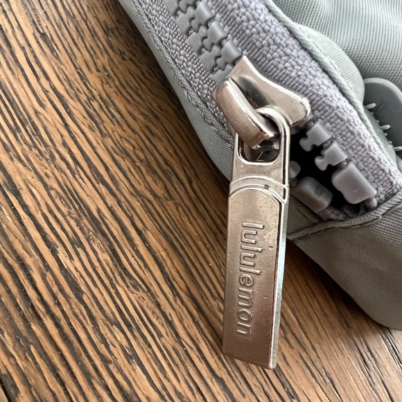 Lululemon everywhere belt bag 1L - Picture 4 of 7